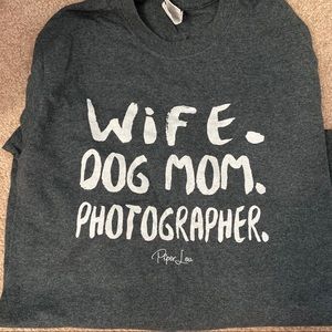 🌻 Long-sleeve graphic tee, size small.